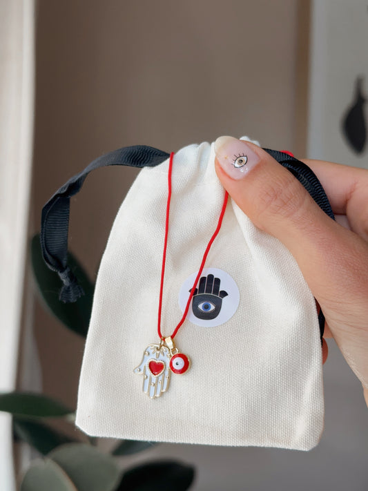 Collar escudo rojo