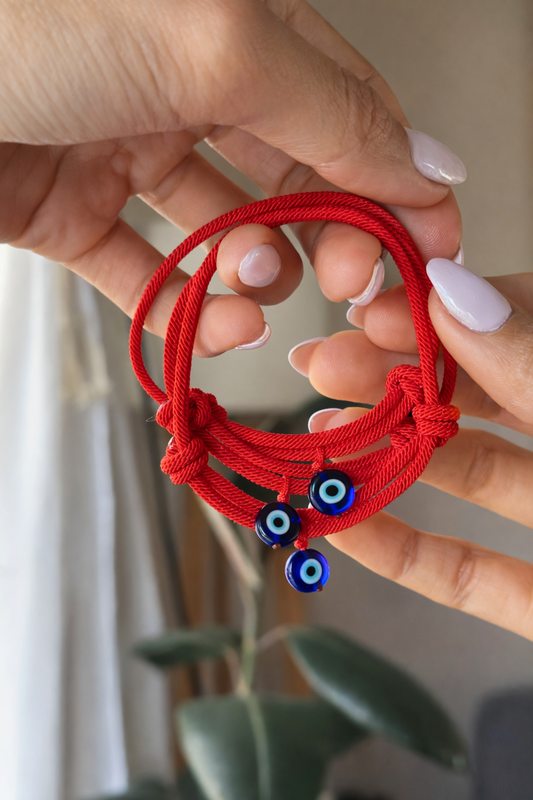 AMULETO “HILO ROJO DE PROTECCIÓN”