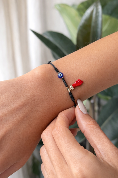 Amuleto triple escudo