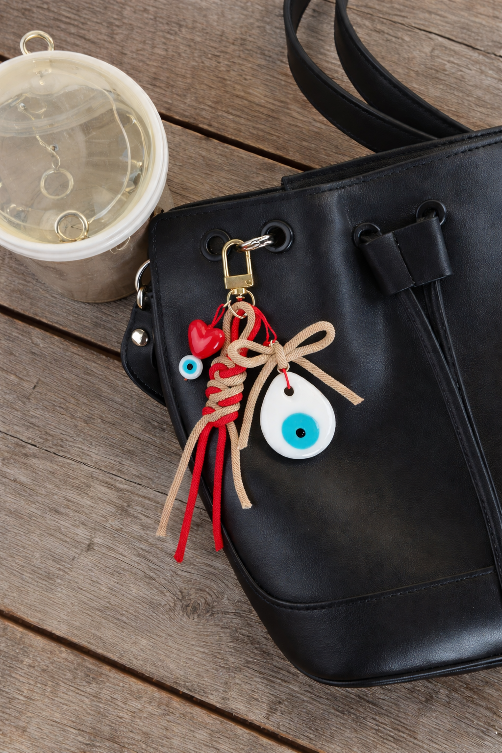 Llavero protección ojito blanco